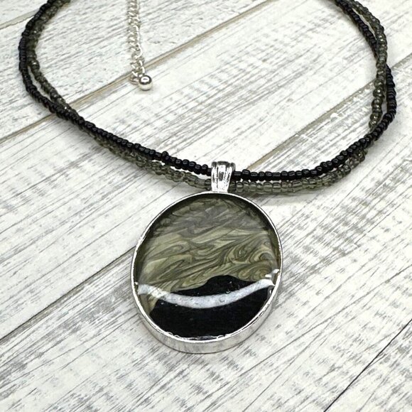 KC Kenneth Cole Necklace Gray Black Beaded Oval Pendant - Picture 3 of 3
